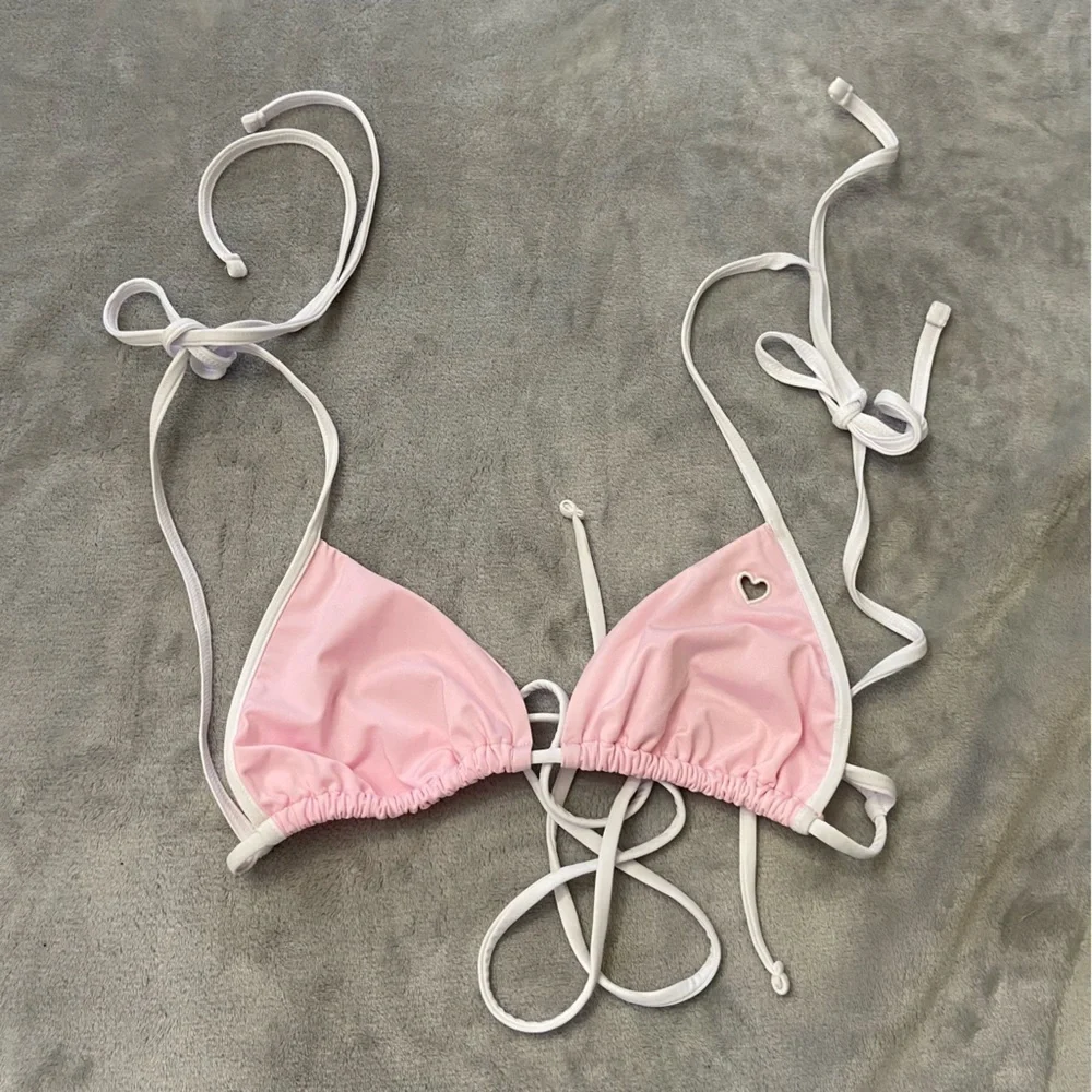 New! Frankies Bikinis Alessa Bikini Top pink with heart cutout 24424
